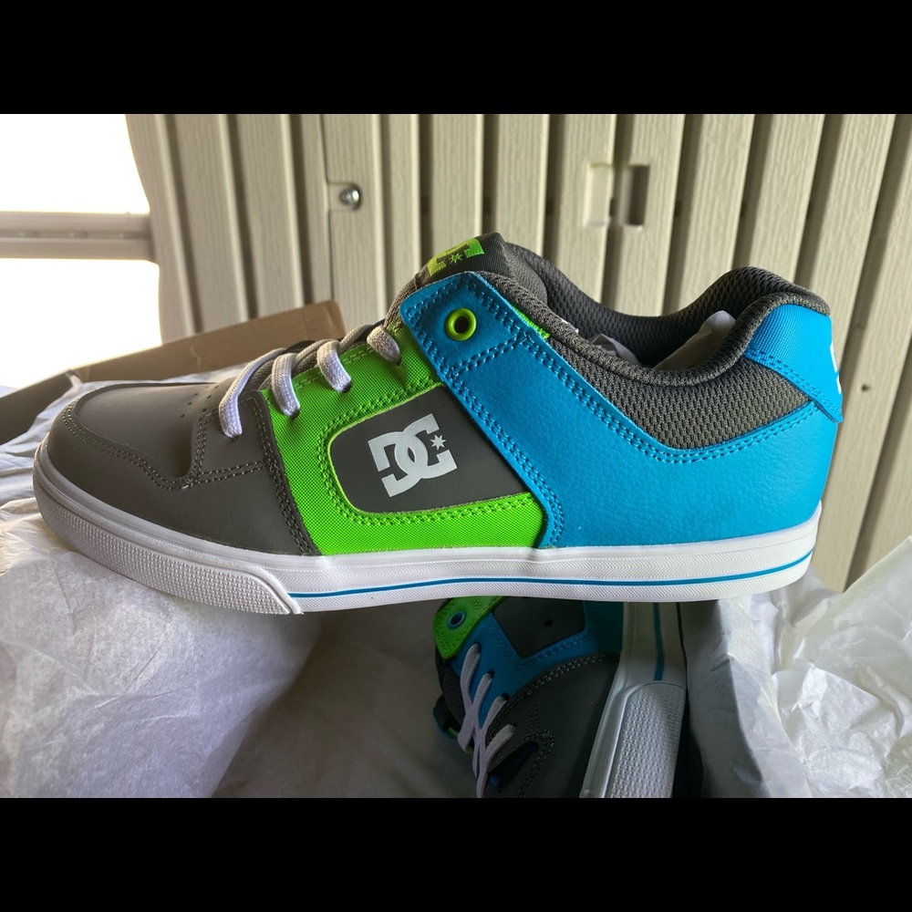 DC Pure Elastic sneakers.